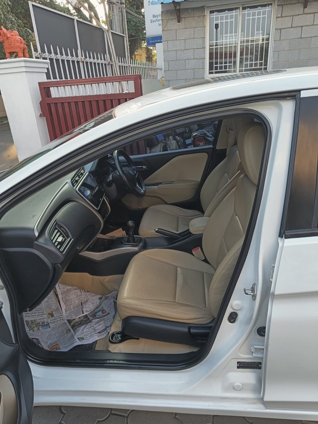 Second-hand 2018 Honda City i-DTEC ZX for sale in Coimbatore-14