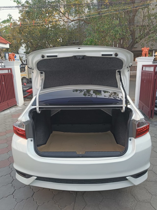 Second-hand 2018 Honda City i-DTEC ZX for sale in Coimbatore-11