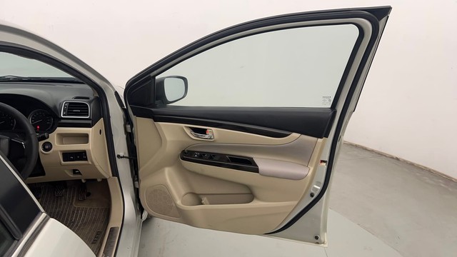 Second-hand 2017 Maruti Ciaz Petrol for sale in Chandigarh-16