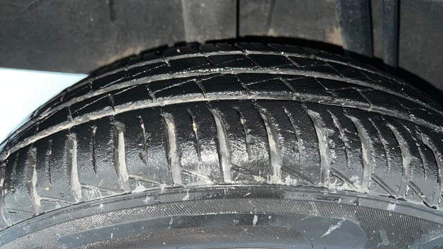 Second-hand 2023 Renault KWID 1.0 RXT for sale in Lucknow-38