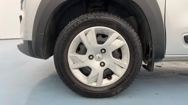 Second-hand 2023 Renault KWID 1.0 RXT for sale in Lucknow-20