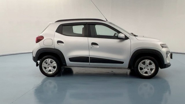 Second-hand 2023 Renault KWID 1.0 RXT for sale in Lucknow-2