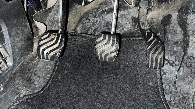 Second-hand 2023 Renault KWID 1.0 RXT for sale in Lucknow-14