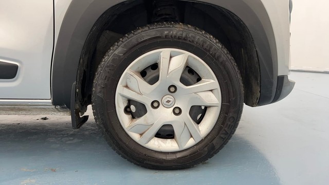 Second-hand 2023 Renault KWID 1.0 RXT for sale in Lucknow-17