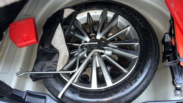 Second-hand 2014 Toyota Corolla Altis Petrol LE for sale in Gurgaon-21