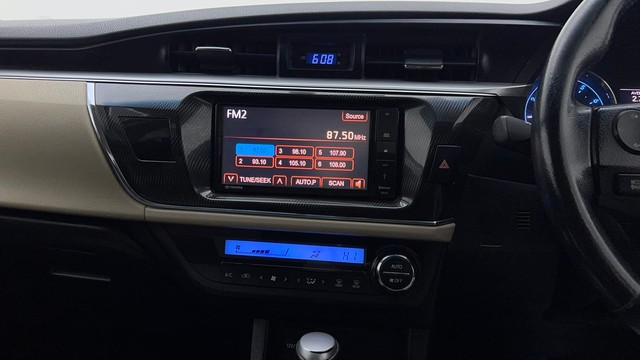 Second-hand 2014 Toyota Corolla Altis Petrol LE for sale in Gurgaon-32