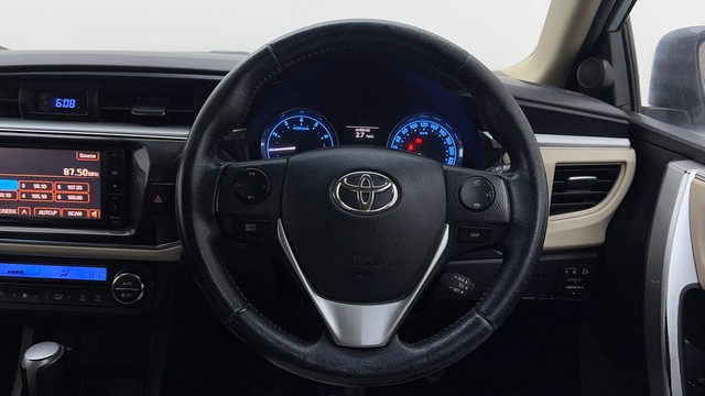 Second-hand 2014 Toyota Corolla Altis Petrol LE for sale in Gurgaon-29