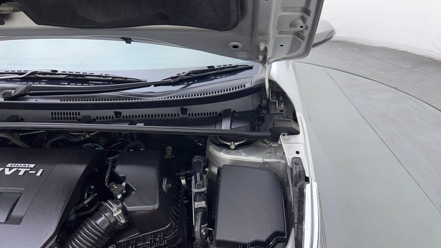 Second-hand 2014 Toyota Corolla Altis Petrol LE for sale in Gurgaon-27