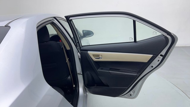 Second-hand 2014 Toyota Corolla Altis Petrol LE for sale in Gurgaon-25