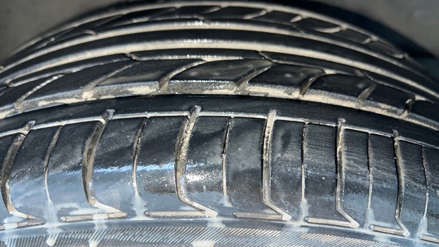 Second-hand 2014 Toyota Corolla Altis Petrol LE for sale in Gurgaon-34