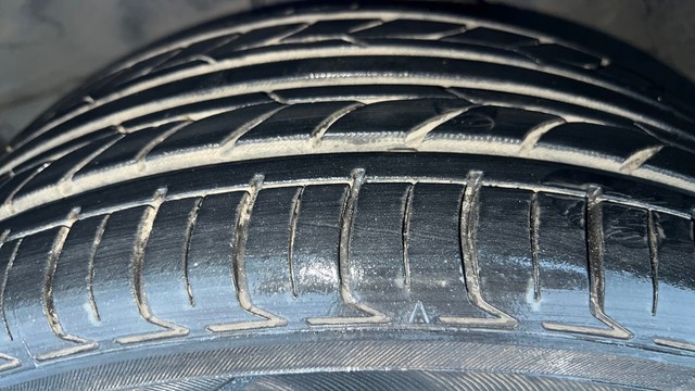 Second-hand 2014 Toyota Corolla Altis Petrol LE for sale in Gurgaon-36