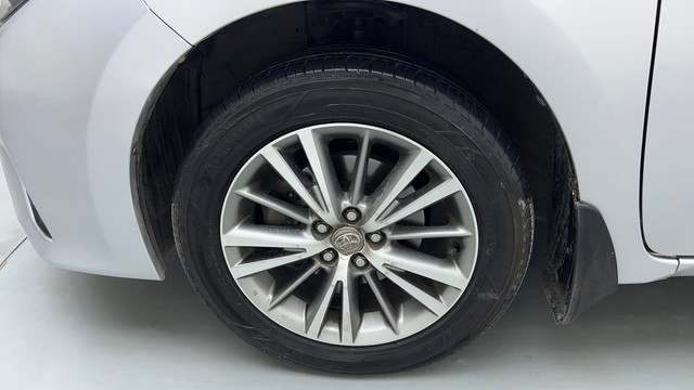 Second-hand 2014 Toyota Corolla Altis Petrol LE for sale in Gurgaon-20