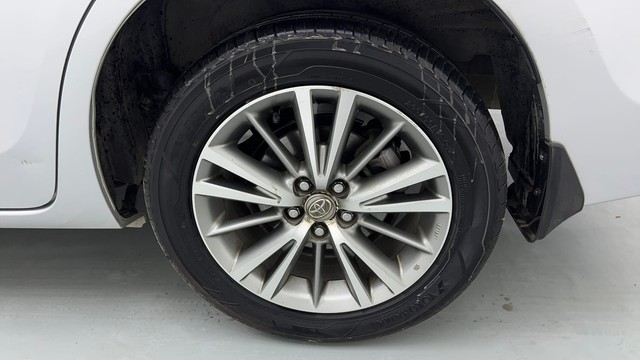 Second-hand 2014 Toyota Corolla Altis Petrol LE for sale in Gurgaon-19