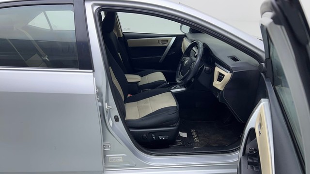 Second-hand 2014 Toyota Corolla Altis Petrol LE for sale in Gurgaon-15