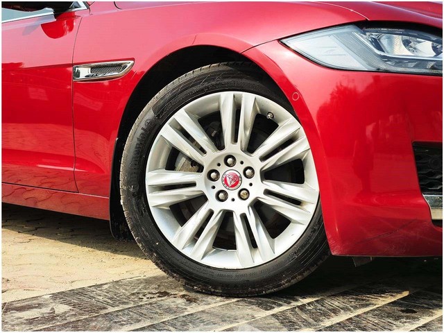 Second-hand 2018 Jaguar XF 2.0 Petrol Portfolio for sale in New Delhi-7