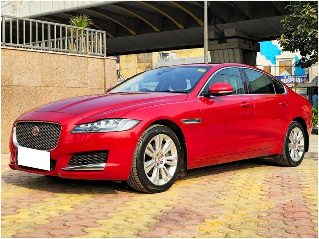 Second-hand 2018 Jaguar XF 2.0 Petrol Portfolio for sale in New Delhi-5