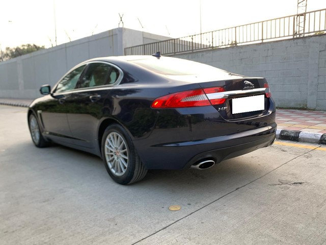 Jaguar XF 2.0 Litre Petrol Second-hand 2014 Jaguar XF 2.0 Litre Petrol for sale in New Delhi-6