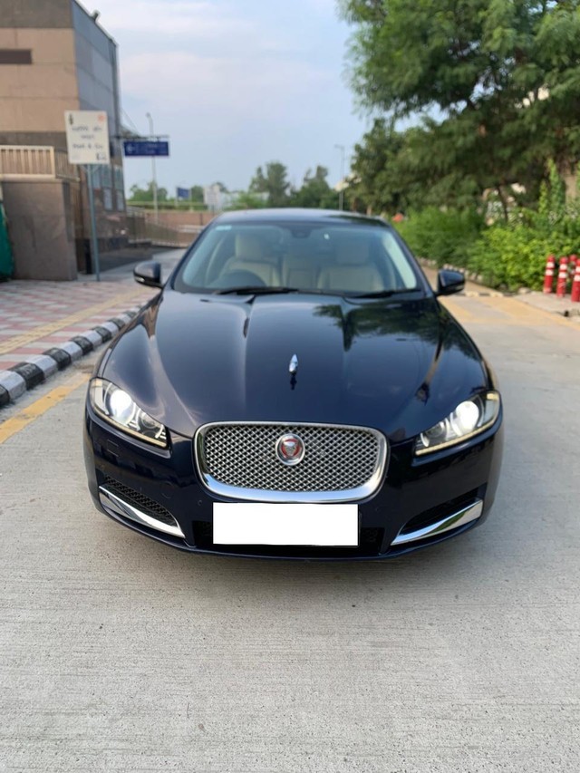 Jaguar XF 2.0 Litre Petrol Second-hand 2014 Jaguar XF 2.0 Litre Petrol for sale in New Delhi-4