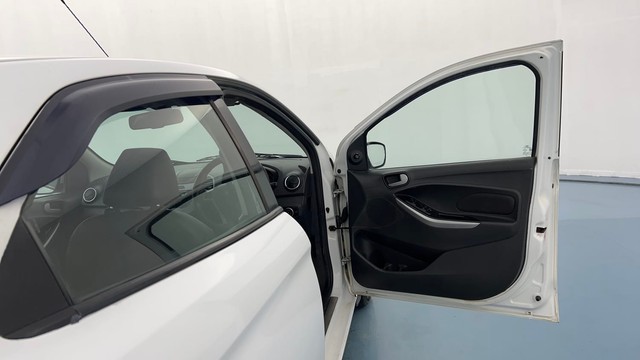 Second-hand 2018 Ford Figo Titanium AT 2019-2020 for sale in Lucknow-16