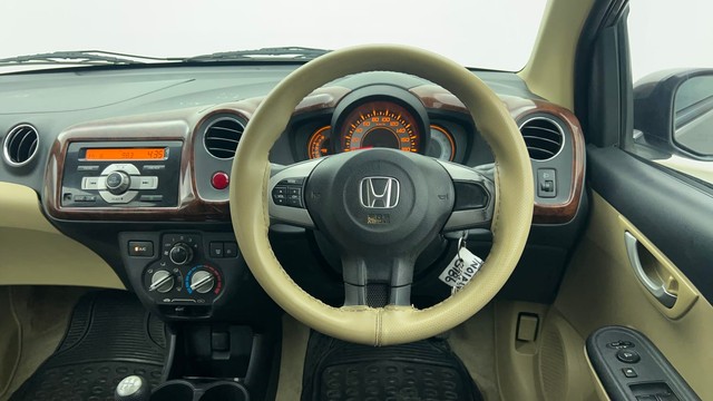 Second-hand 2014 Honda Brio VX for sale in Chennai-28