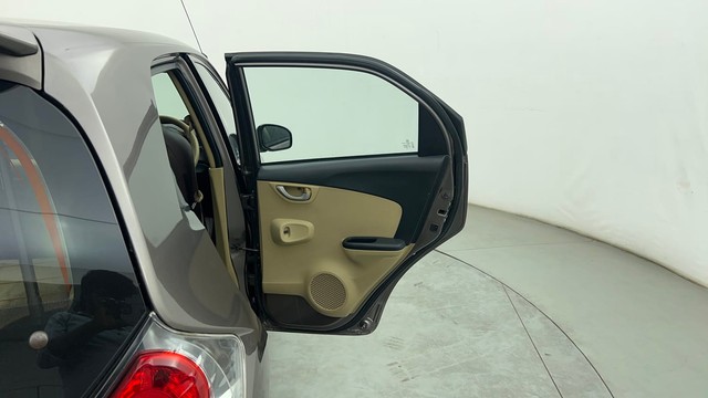 Second-hand 2014 Honda Brio VX for sale in Chennai-33