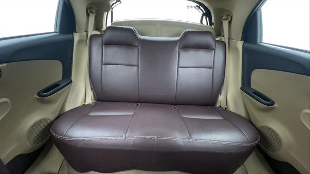 Second-hand 2014 Honda Brio VX for sale in Chennai-32