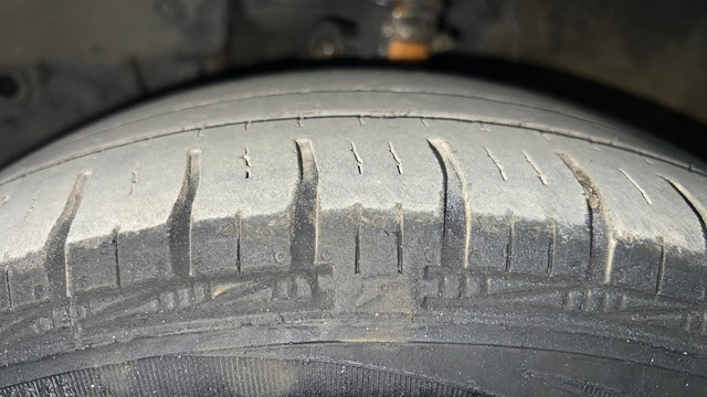 Second-hand 2014 Honda Brio VX for sale in Chennai-38