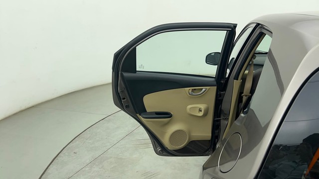 Second-hand 2014 Honda Brio VX for sale in Chennai-25