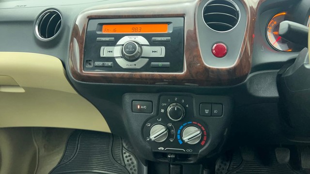 Second-hand 2014 Honda Brio VX for sale in Chennai-30