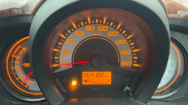 Second-hand 2014 Honda Brio VX for sale in Chennai-13