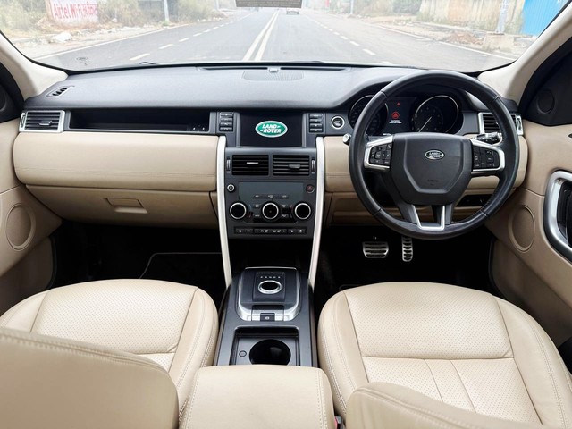 Second-hand 2018 Land Rover Discovery HSE 2.0 SD4 for sale in New Delhi-12
