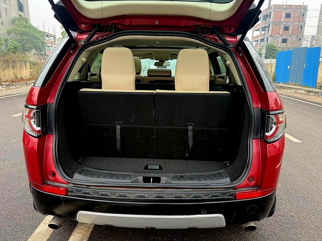 Second-hand 2018 Land Rover Discovery HSE 2.0 SD4 for sale in New Delhi-10