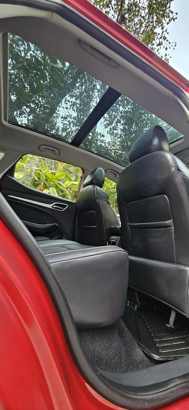 Second-hand 2024 MG ZS EV Exclusive for sale in Mumbai-14