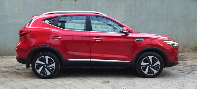 Second-hand 2024 MG ZS EV Exclusive for sale in Mumbai-1