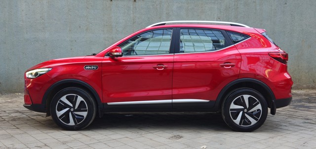 Second-hand 2024 MG ZS EV Exclusive for sale in Mumbai-3