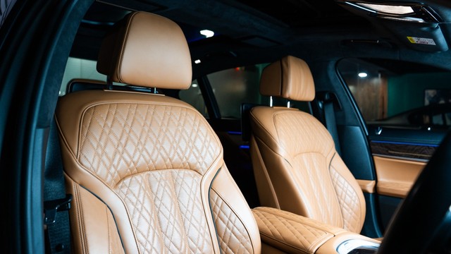 Second-hand 2022 BMW 7 Series 740Li Individual M Sport Edition for sale in New Delhi-10