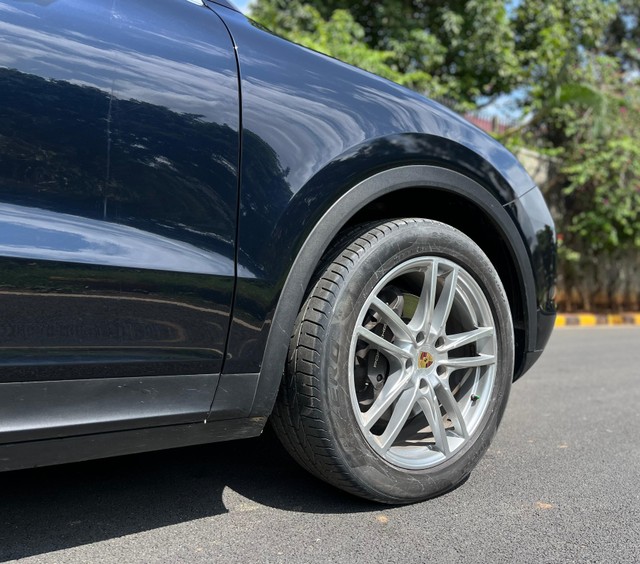 Second-hand 2020 Porsche Cayenne S for sale in Bangalore-10