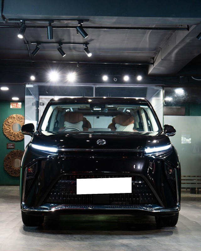 Second-hand 2025 MG M9 Presidential Limo for sale in New Delhi-6