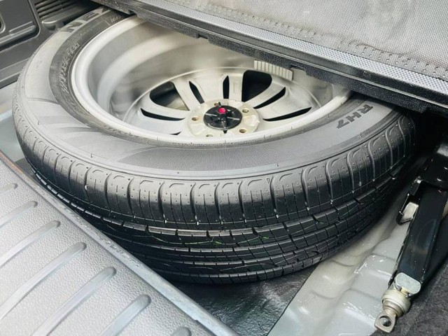 Second-hand 2019 Hyundai Tucson 2.0 Dual VTVT 2WD AT GL Opt for sale in Mumbai-8