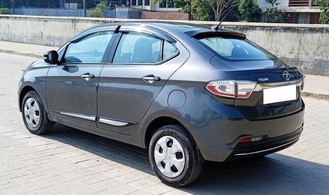 Second-hand 2023 Tata Tigor XZ Plus CNG for sale in Ahmedabad-2