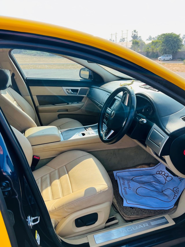 Second-hand 2014 Jaguar XF 2.2 Litre Luxury for sale in Vadodara-14