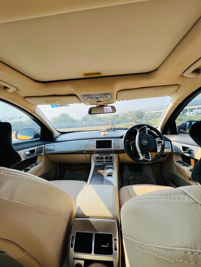 Second-hand 2014 Jaguar XF 2.2 Litre Luxury for sale in Vadodara-6