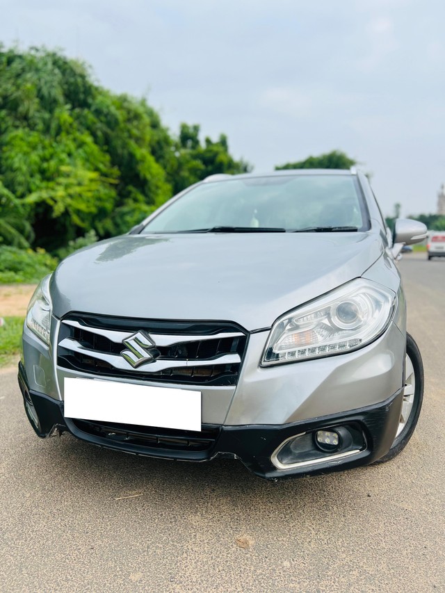 Second-hand 2015 Maruti S Cross DDiS 200 Alpha for sale in Vadodara-11