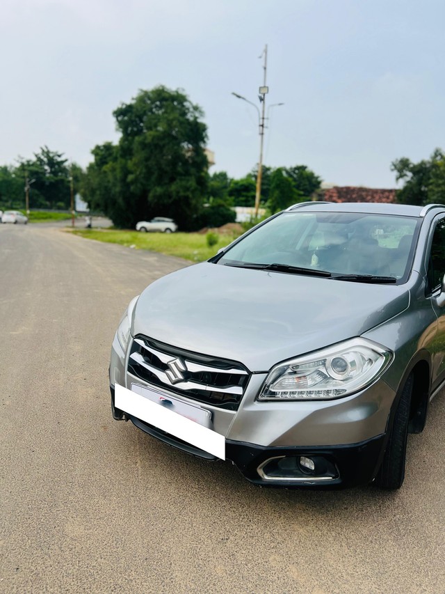 Second-hand 2015 Maruti S Cross DDiS 200 Alpha for sale in Vadodara-4