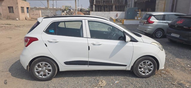 Second-hand 2018 Hyundai Grand i10 Sportz CNG for sale in Morbi-4