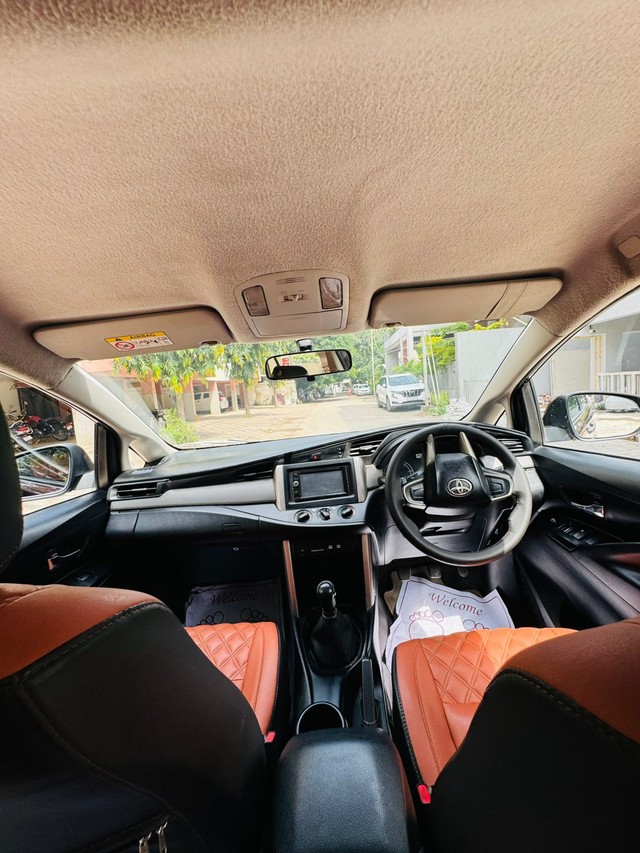 Second-hand 2018 Toyota Innova Crysta 2.4 G MT 8S BSIV for sale in Vadodara-8