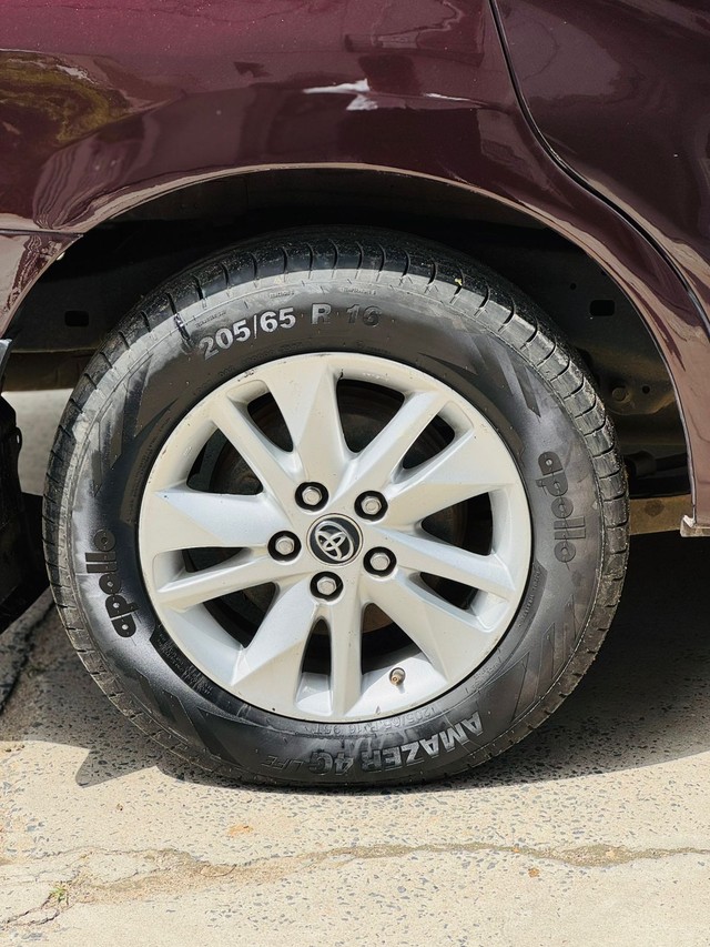 Second-hand 2018 Toyota Innova Crysta 2.4 G MT 8S BSIV for sale in Vadodara-14