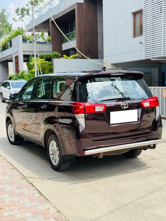 Second-hand 2018 Toyota Innova Crysta 2.4 G MT 8S BSIV for sale in Vadodara-12
