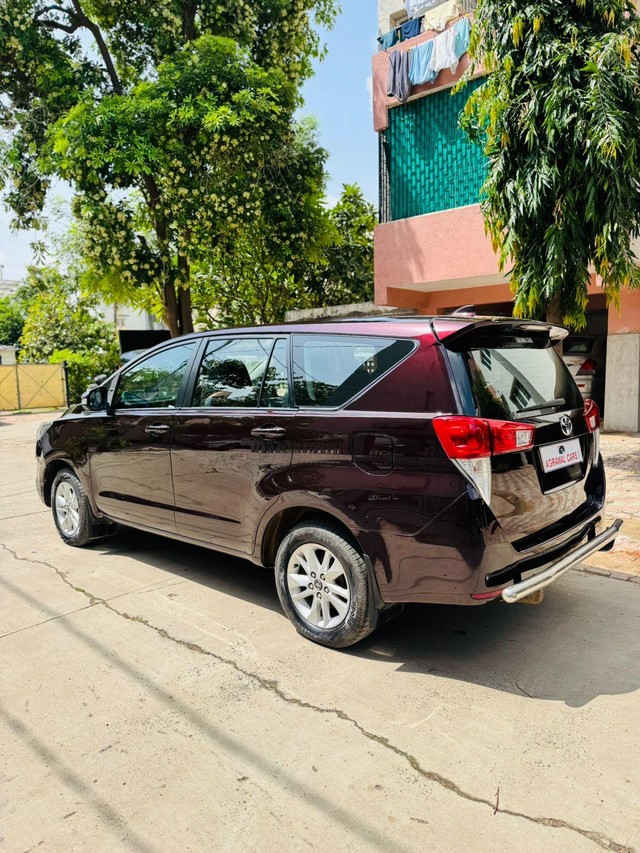 Second-hand 2018 Toyota Innova Crysta 2.4 G MT 8S BSIV for sale in Vadodara-2