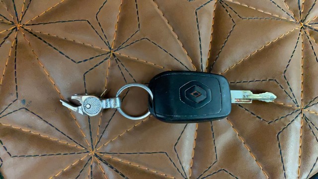 Second-hand 2020 Renault KWID 1.0 RXT AMT Opt for sale in Lucknow-21